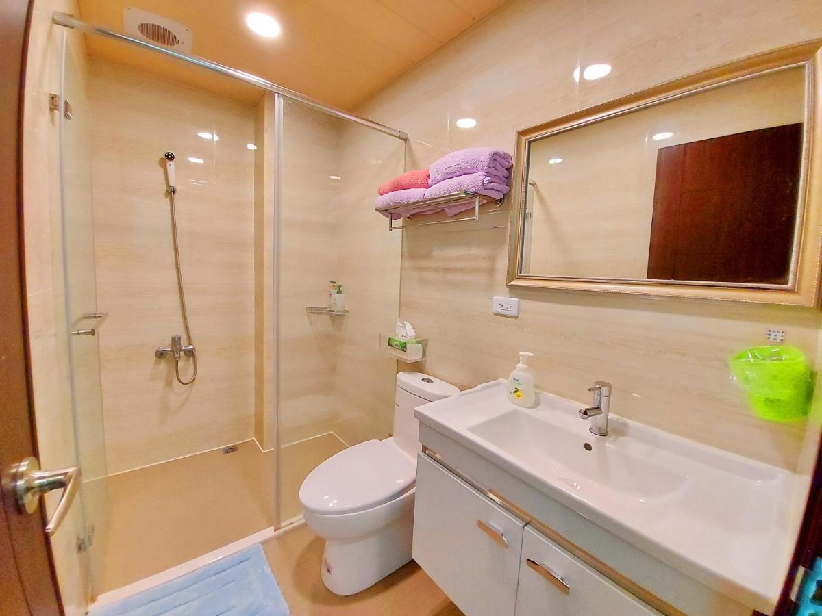 Loyo Royalty Apartment Donggang Bagian luar foto