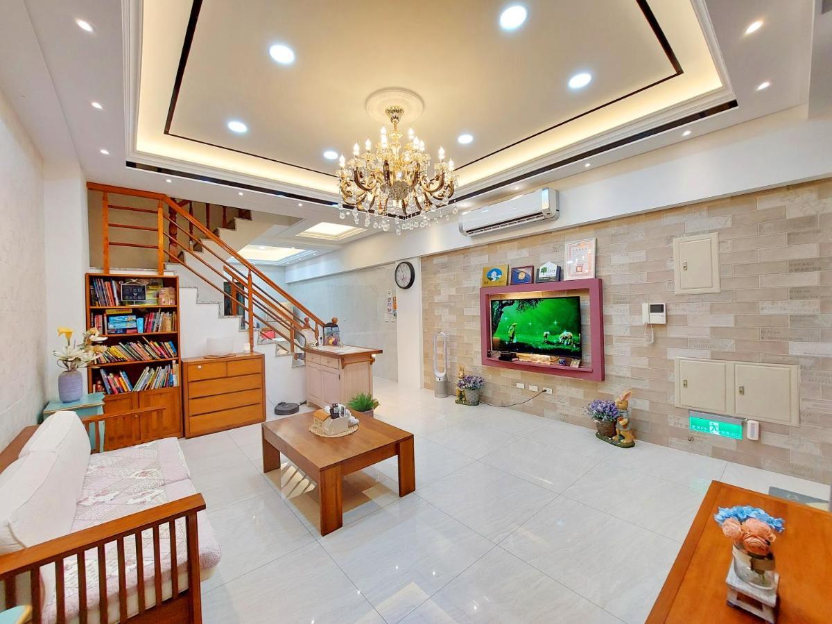 Loyo Royalty Apartment Donggang Bagian luar foto